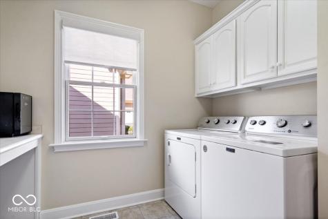 743 Hanover Close Zionsville IN 46077