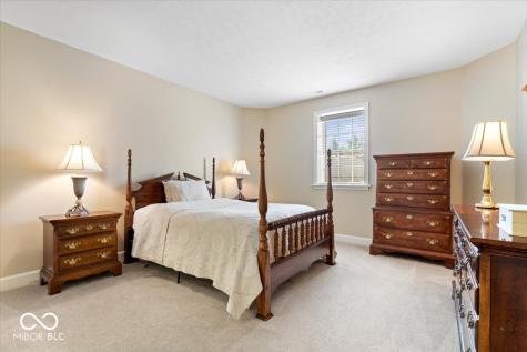 743 Hanover Close Zionsville IN 46077
