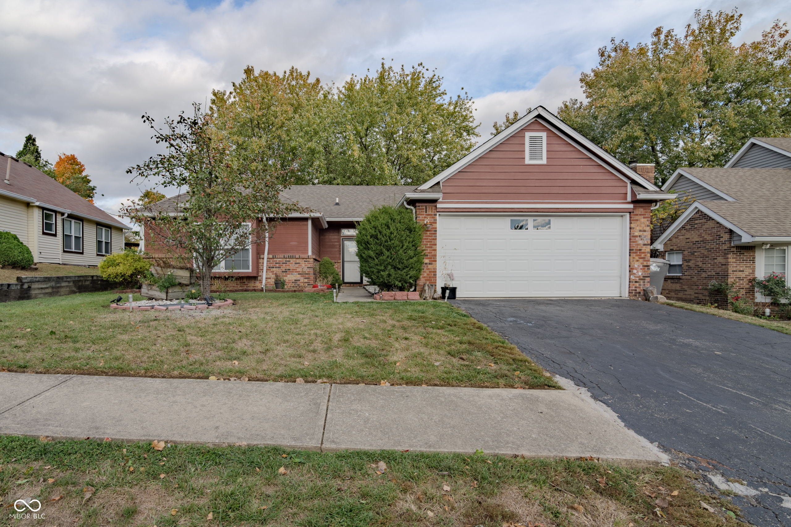 7648 Trophy Club Drive S Indianapolis IN 46214