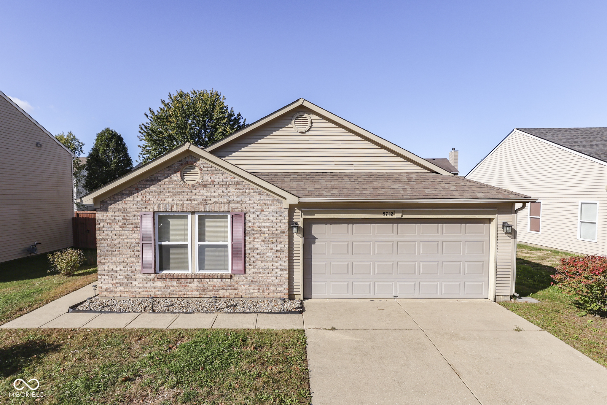 5712 Grassy Bank Drive Indianapolis IN 46237