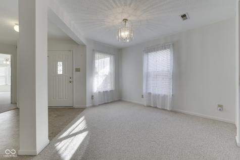 5712 Grassy Bank Drive Indianapolis IN 46237
