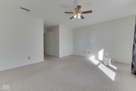 5712 Grassy Bank Drive Indianapolis IN 46237