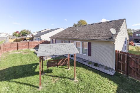 5712 Grassy Bank Drive Indianapolis IN 46237