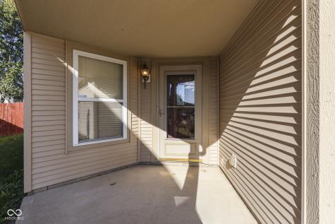 5712 Grassy Bank Drive Indianapolis IN 46237