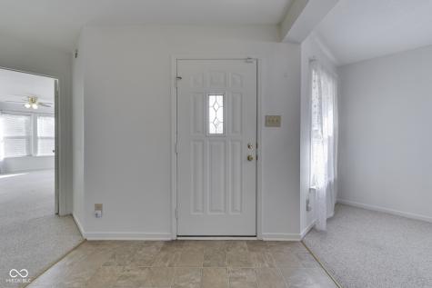 5712 Grassy Bank Drive Indianapolis IN 46237