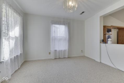 5712 Grassy Bank Drive Indianapolis IN 46237