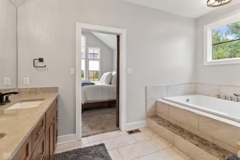 4808 Lakeview Drive Greenwood IN 46143