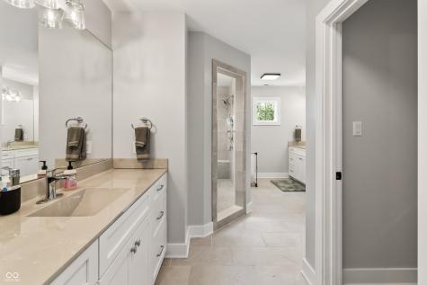 4808 Lakeview Drive Greenwood IN 46143