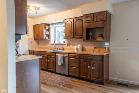106 W Hill Valley Drive Indianapolis IN 46217