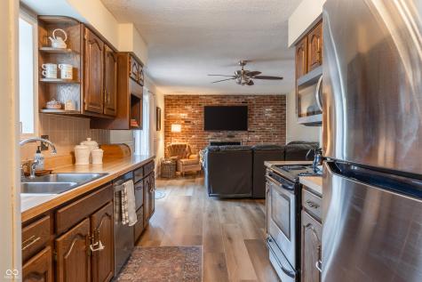 106 W Hill Valley Drive Indianapolis IN 46217