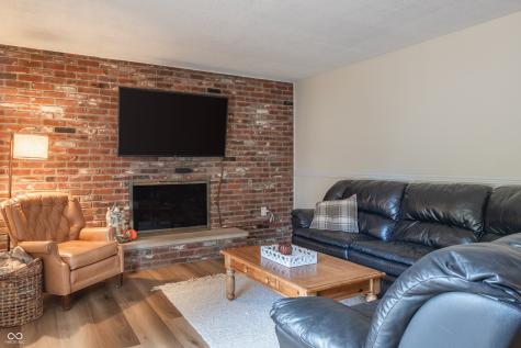 106 W Hill Valley Drive Indianapolis IN 46217
