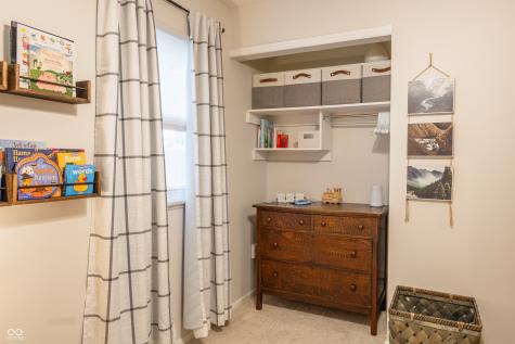106 W Hill Valley Drive Indianapolis IN 46217