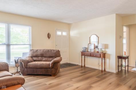 106 W Hill Valley Drive Indianapolis IN 46217