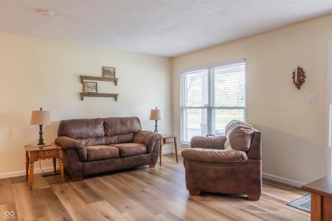 106 W Hill Valley Drive Indianapolis IN 46217