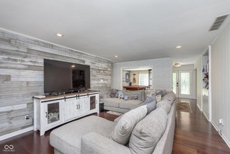7247 Dean Road Indianapolis IN 46240