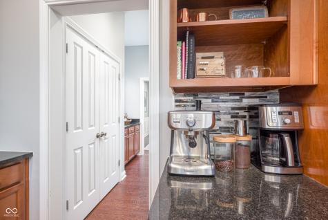 9199 Brookstone Place Zionsville IN 46077