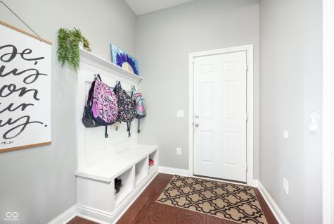 9199 Brookstone Place Zionsville IN 46077