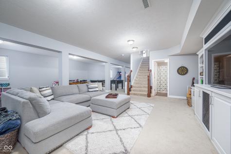 9199 Brookstone Place Zionsville IN 46077