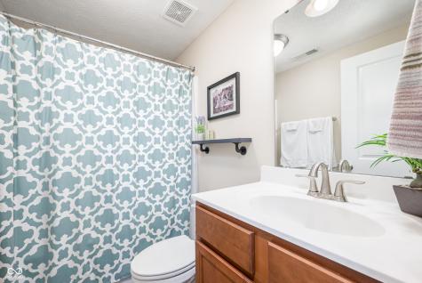 9199 Brookstone Place Zionsville IN 46077