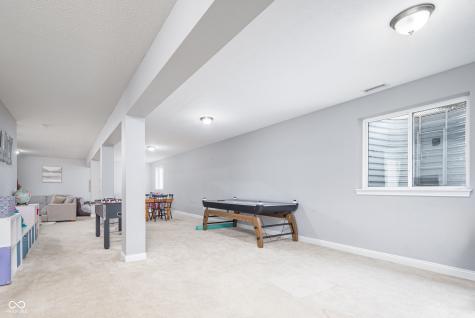 9199 Brookstone Place Zionsville IN 46077