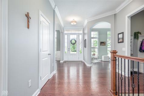 9199 Brookstone Place Zionsville IN 46077