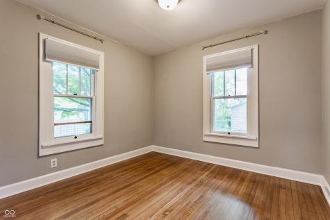 595 W Poplar Street Zionsville IN 46077