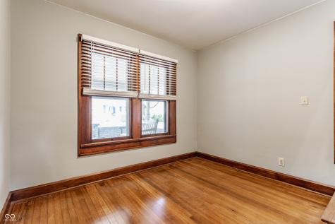 595 W Poplar Street Zionsville IN 46077