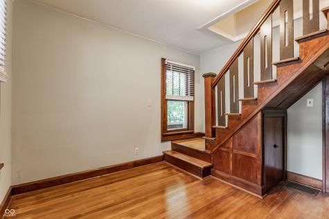 595 W Poplar Street Zionsville IN 46077
