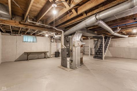595 W Poplar Street Zionsville IN 46077