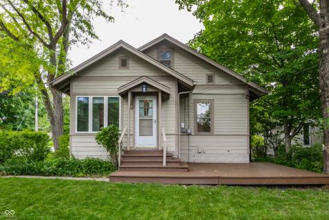 595 W Poplar Street Zionsville IN 46077