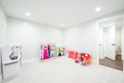 635 Sugarbush Drive Zionsville IN 46077