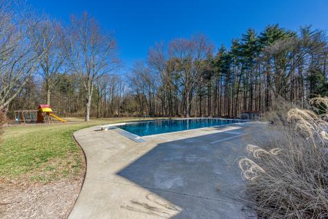 635 Sugarbush Drive Zionsville IN 46077