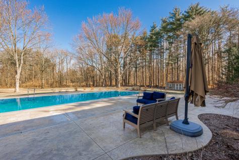 635 Sugarbush Drive Zionsville IN 46077
