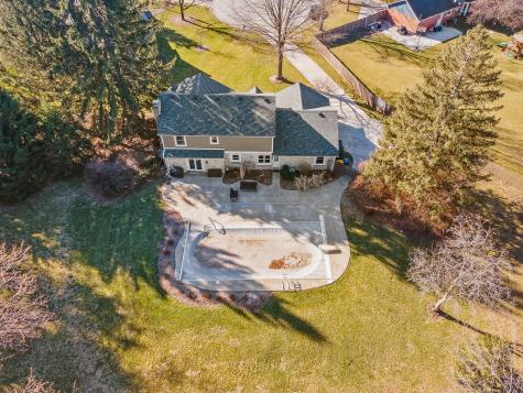 635 Sugarbush Drive Zionsville IN 46077