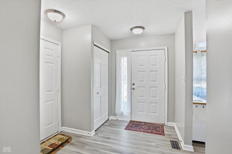 8953 Baywood Circle Indianapolis IN 46256