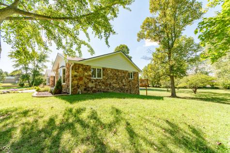 3532 Shoshonee Drive Columbus IN 47203