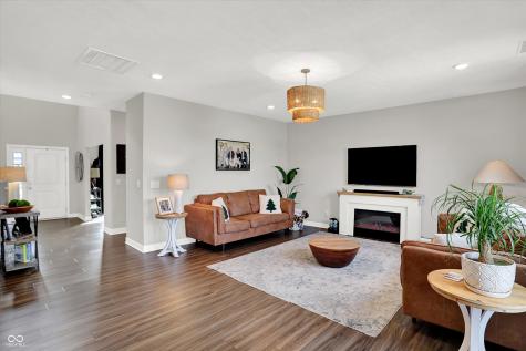 2724 Daisy Court Columbus IN 47201
