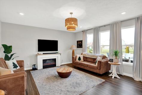 2724 Daisy Court Columbus IN 47201