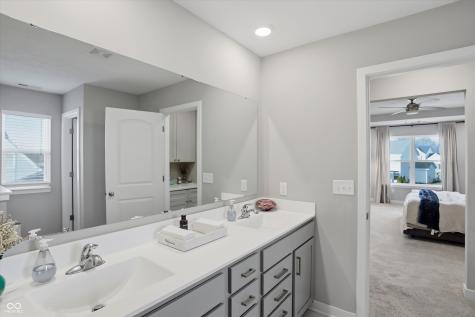 2724 Daisy Court Columbus IN 47201