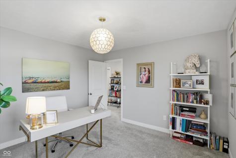 2724 Daisy Court Columbus IN 47201