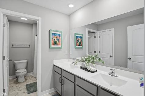 2724 Daisy Court Columbus IN 47201