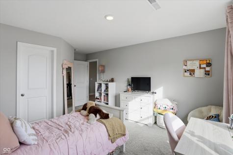2724 Daisy Court Columbus IN 47201