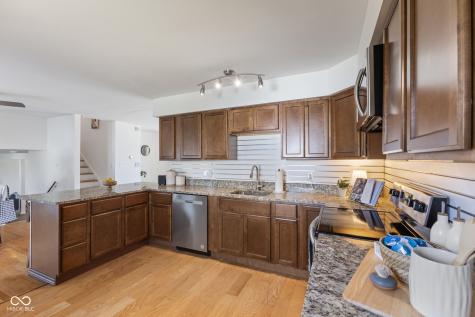 1708 Fox Hill Drive Indianapolis IN 46228