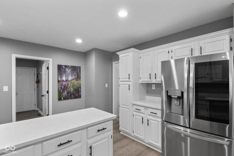 8103 Clearwater Parkway Indianapolis IN 46240