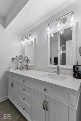 8103 Clearwater Parkway Indianapolis IN 46240