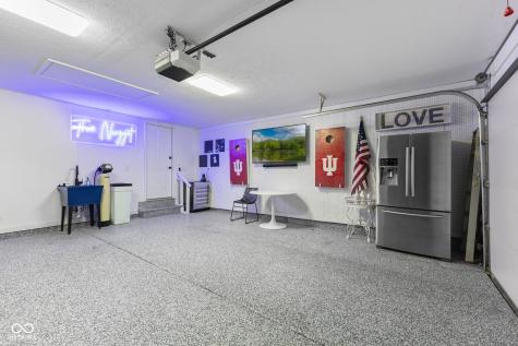 8103 Clearwater Parkway Indianapolis IN 46240