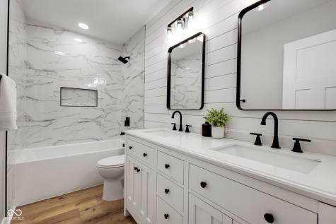 1147 Kelsneland Drive Avon IN 46123