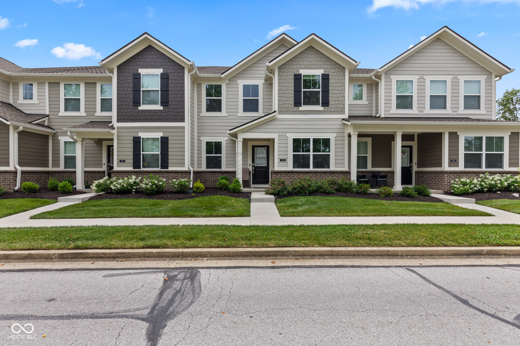 7265 Governors Row Avon IN 46123