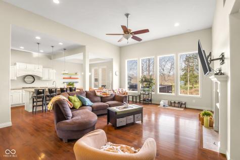 1935 Brookfield Court Columbus IN 47201
