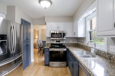 8466 Hill Pine Court Indianapolis IN 46227